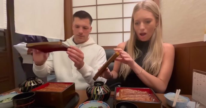 日本食に感動！初めて鰻を食べる外国人をMomokaがレポート