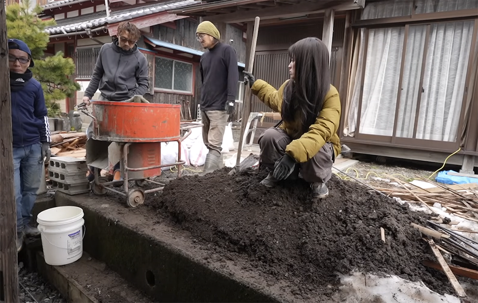 田舎暮らしの魅力を発信するYouTuber・マルコス、自身の蕎麦屋オープンのため、築60年の古民家を蘇らせる！