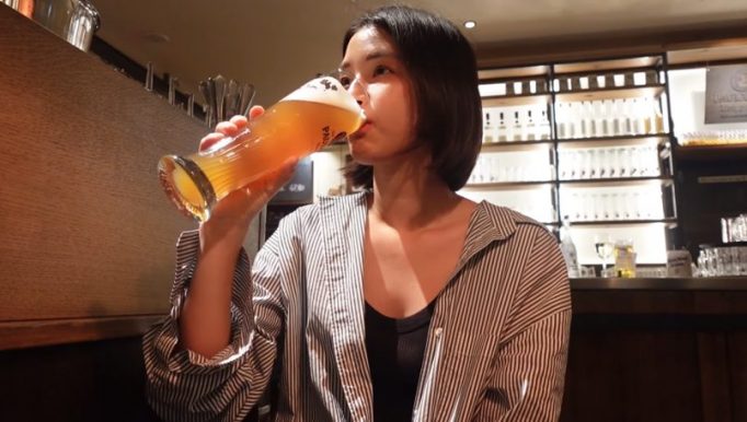 散歩するアンドロイド