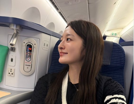 「いつも駆け込み搭乗」元ミス東大タレントの投稿が表示2400万回超え炎上