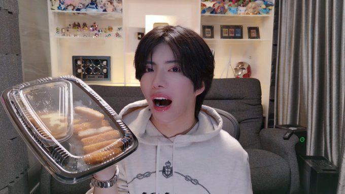 すとぷり・さとみが素顔を公開！X閲覧1000万回超の波紋と賛否の声